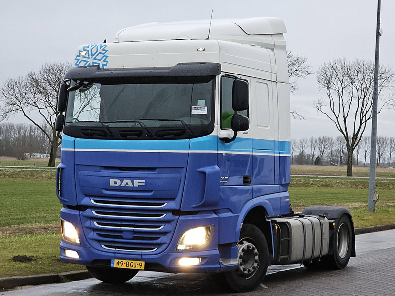 DAF XF 440 - Nyergesvontató: 2 kép. DAF XF 440 - Nyergesvontató: 2 kép.