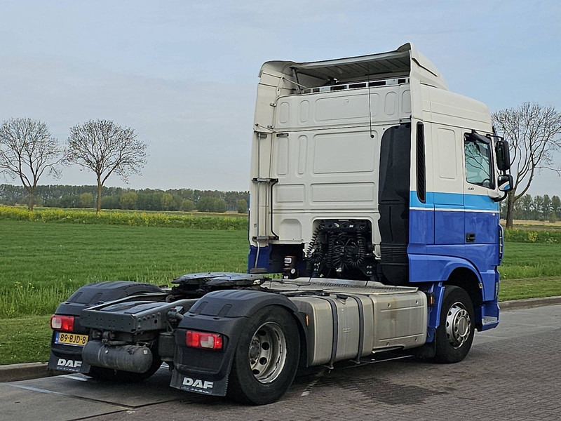 DAF XF 440 SPACECAB 2X TANK - Nyergesvontató: 3 kép. DAF XF 440 SPACECAB 2X TANK - Nyergesvontató: 3 kép.