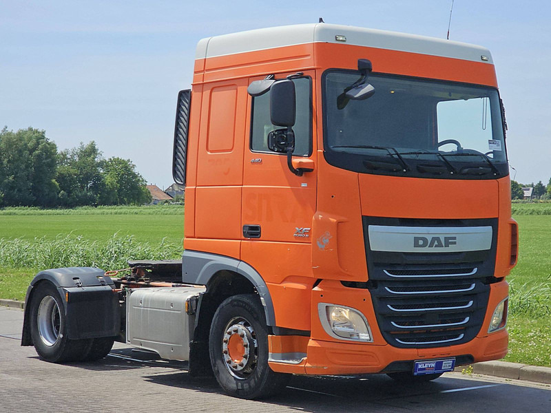 DAF XF 440 SPACECAB MANUAL - Nyergesvontató: 5 kép. DAF XF 440 SPACECAB MANUAL - Nyergesvontató: 5 kép.
