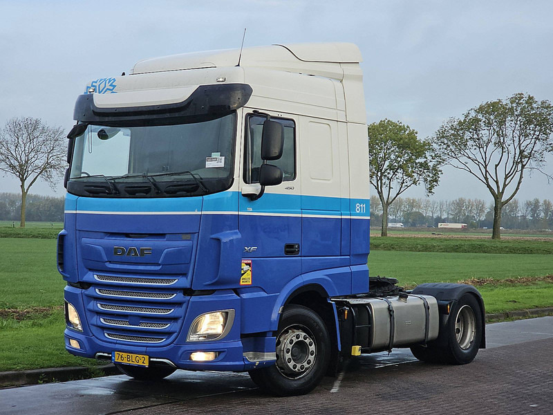 DAF XF 450 - Nyergesvontató: 2 kép. DAF XF 450 - Nyergesvontató: 2 kép.
