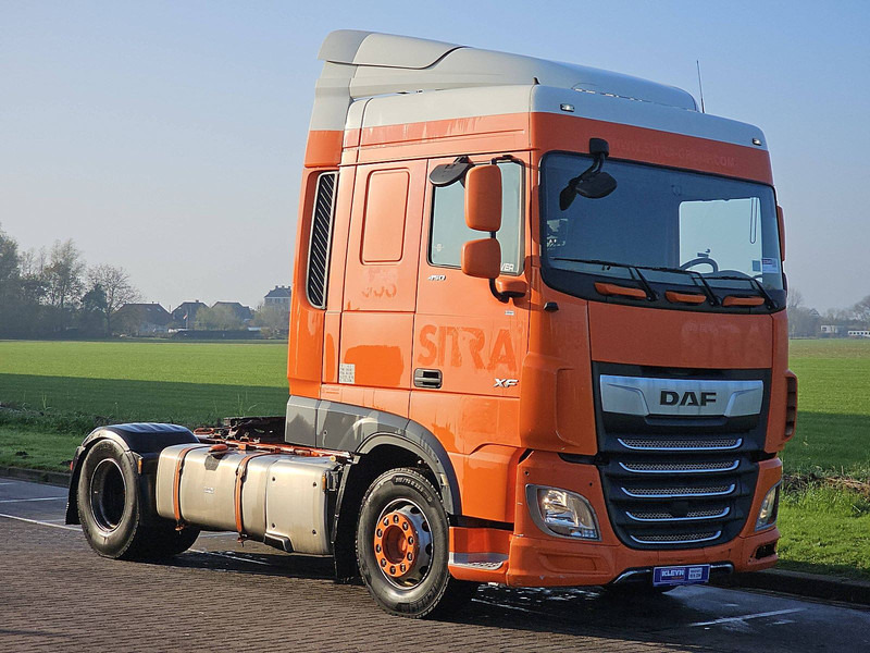 DAF XF 450 - Nyergesvontató: 5 kép. DAF XF 450 - Nyergesvontató: 5 kép.