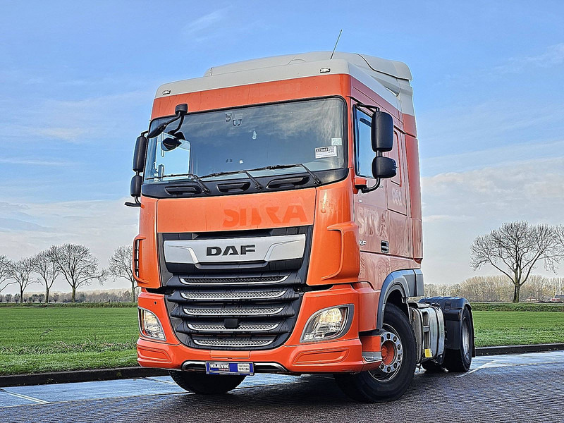 DAF XF 450 - Nyergesvontató: 1 kép. DAF XF 450 - Nyergesvontató: 1 kép.