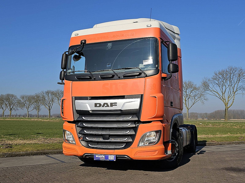 DAF XF 450 SPACECAB 2X TANK - Nyergesvontató: 1 kép. DAF XF 450 SPACECAB 2X TANK - Nyergesvontató: 1 kép.