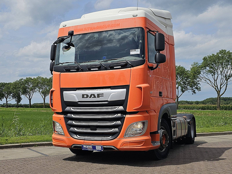 DAF XF 450 SPACECAB 2X TANK - Nyergesvontató: 1 kép. DAF XF 450 SPACECAB 2X TANK - Nyergesvontató: 1 kép.