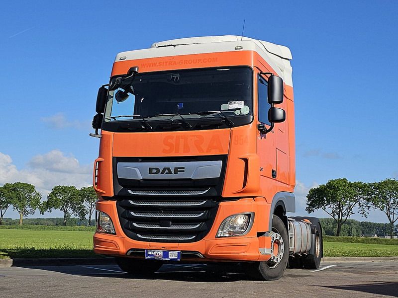 DAF XF 450 SPACECAB 2X TANK - Nyergesvontató: 1 kép. DAF XF 450 SPACECAB 2X TANK - Nyergesvontató: 1 kép.