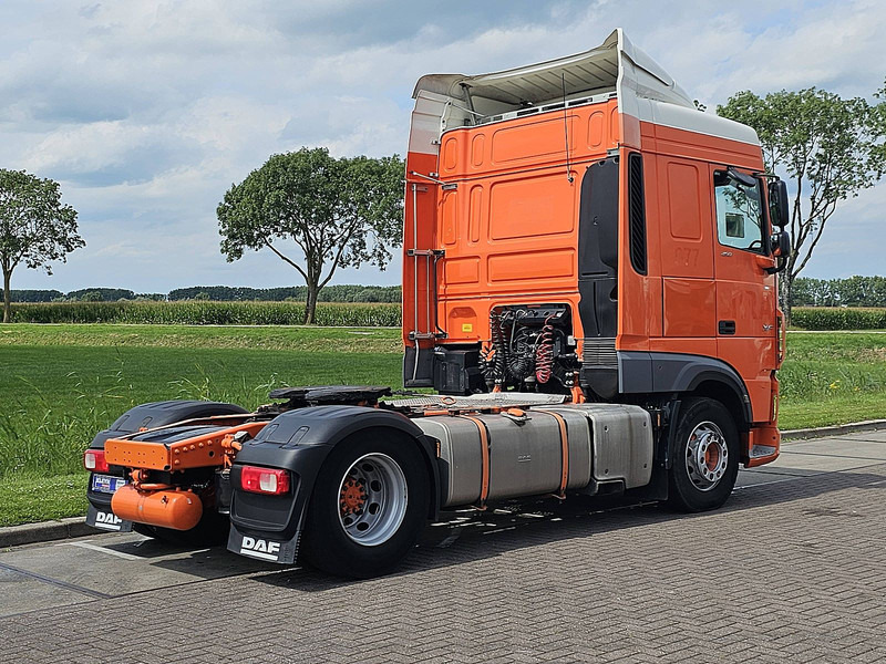 DAF XF 450 SPACECAB 2X TANK - Nyergesvontató: 3 kép. DAF XF 450 SPACECAB 2X TANK - Nyergesvontató: 3 kép.