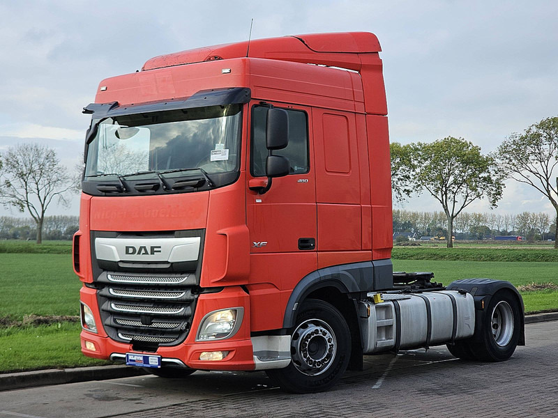 DAF XF 480 - Nyergesvontató: 2 kép. DAF XF 480 - Nyergesvontató: 2 kép.