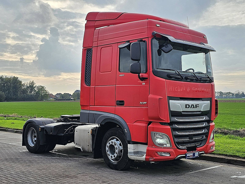 DAF XF 480 - Nyergesvontató: 5 kép. DAF XF 480 - Nyergesvontató: 5 kép.