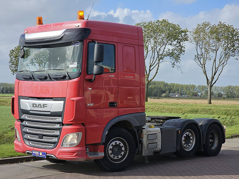 DAF XF 530 SPACECAB 6X2 FTG PTO - Nyergesvontató: 2 kép. DAF XF 530 SPACECAB 6X2 FTG PTO - Nyergesvontató: 2 kép.