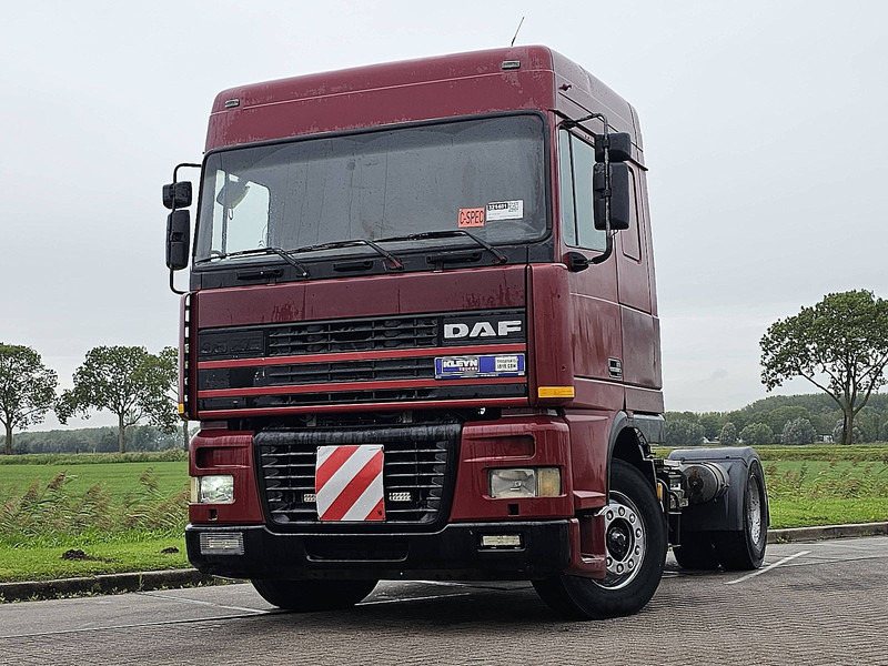 DAF XF 95.380 SPACECAB EURO 2 - Nyergesvontató: 1 kép. DAF XF 95.380 SPACECAB EURO 2 - Nyergesvontató: 1 kép.