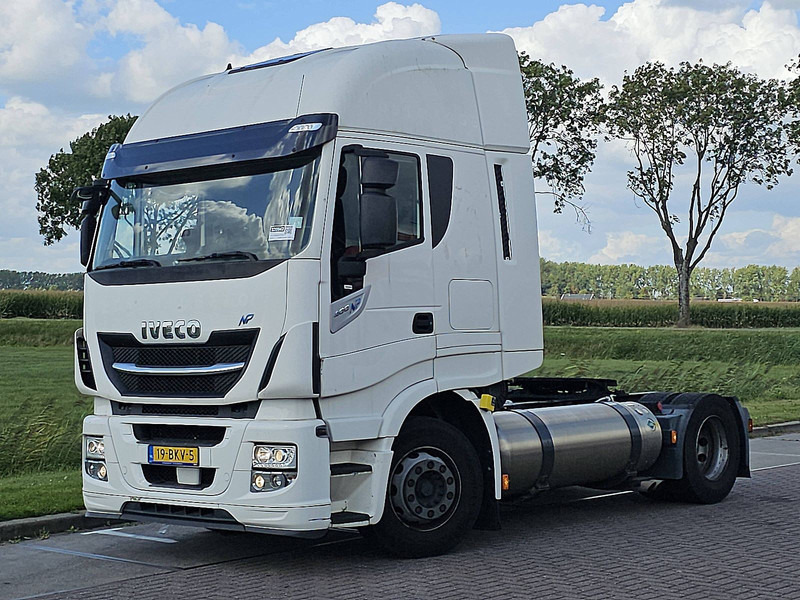 Iveco AS440S40 STRALIS LNG - Nyergesvontató: 2 kép. Iveco AS440S40 STRALIS LNG - Nyergesvontató: 2 kép.