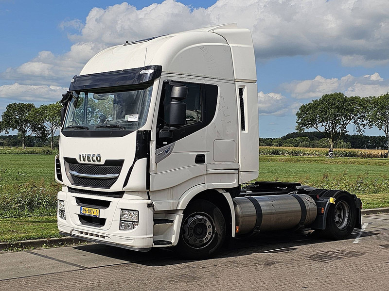 Iveco AS440S40 STRALIS LNG - Nyergesvontató: 2 kép. Iveco AS440S40 STRALIS LNG - Nyergesvontató: 2 kép.