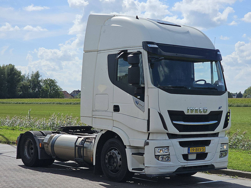 Iveco AS440S40 STRALIS LNG - Nyergesvontató: 5 kép. Iveco AS440S40 STRALIS LNG - Nyergesvontató: 5 kép.