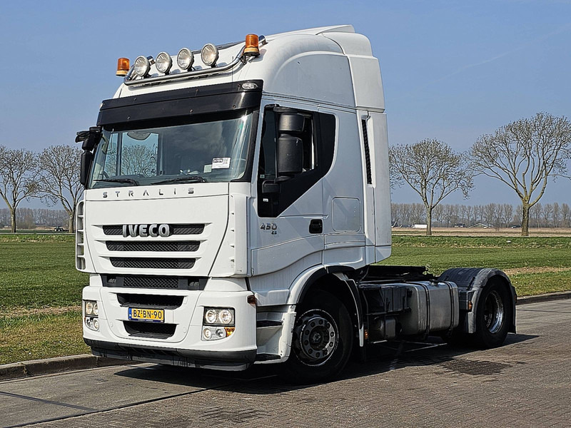 Iveco AS440S45 STRALIS 2XSEAT 2XBED 676TKM - Nyergesvontató: 2 kép. Iveco AS440S45 STRALIS 2XSEAT 2XBED 676TKM - Nyergesvontató: 2 kép.