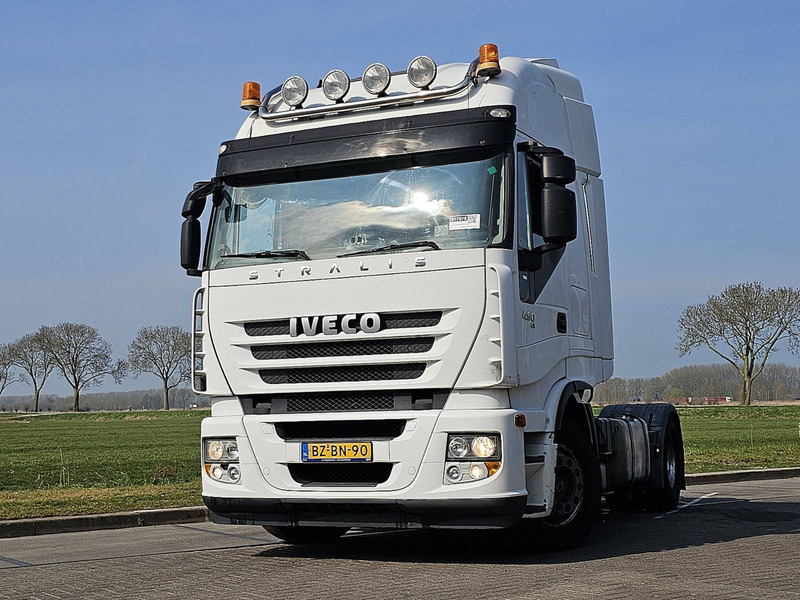 Iveco AS440S45 STRALIS 2XSEAT 2XBED 676TKM - Nyergesvontató: 1 kép. Iveco AS440S45 STRALIS 2XSEAT 2XBED 676TKM - Nyergesvontató: 1 kép.