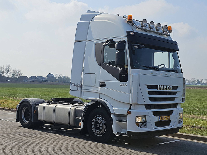 Iveco AS440S45 STRALIS 2XSEAT 2XBED 676TKM - Nyergesvontató: 5 kép. Iveco AS440S45 STRALIS 2XSEAT 2XBED 676TKM - Nyergesvontató: 5 kép.