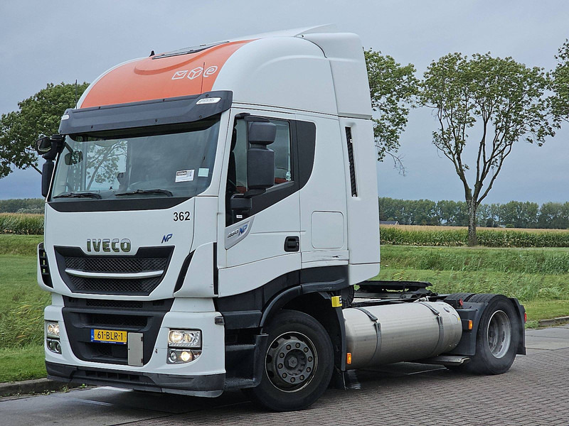 Iveco AS440S46 STRALIS LNG - Nyergesvontató: 2 kép. Iveco AS440S46 STRALIS LNG - Nyergesvontató: 2 kép.