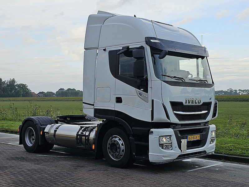Iveco AS440S46 STRALIS LNG - Nyergesvontató: 5 kép. Iveco AS440S46 STRALIS LNG - Nyergesvontató: 5 kép.