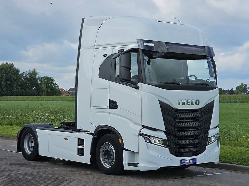 Iveco S-WAY AS440S46 - Nyergesvontató: 5 kép. Iveco S-WAY AS440S46 - Nyergesvontató: 5 kép.