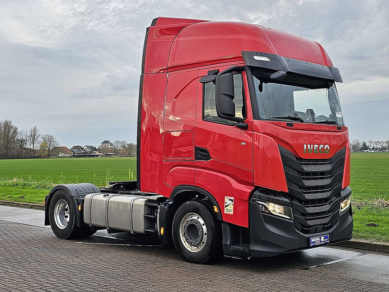 Iveco S-WAY AS440S48 INTARDER DIESEL - Nyergesvontató: 5 kép. Iveco S-WAY AS440S48 INTARDER DIESEL - Nyergesvontató: 5 kép.