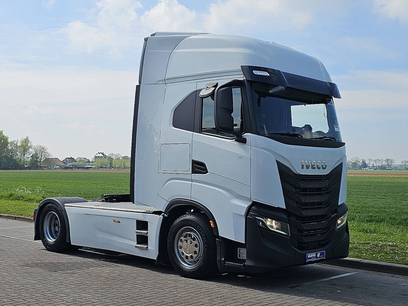 Iveco S-WAY AS440S48 NAVI FRIDGE SKIRTS - Nyergesvontató: 5 kép. Iveco S-WAY AS440S48 NAVI FRIDGE SKIRTS - Nyergesvontató: 5 kép.