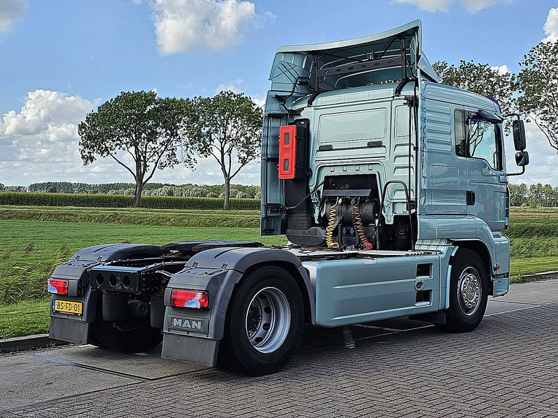 MAN 18.350 TGA NL-TRUCK L-CAB BED - Nyergesvontató: 3 kép. MAN 18.350 TGA NL-TRUCK L-CAB BED - Nyergesvontató: 3 kép.