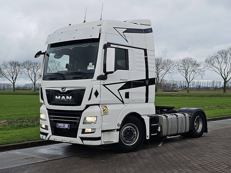 MAN 18.460 TGX - Nyergesvontató: 2 kép. MAN 18.460 TGX - Nyergesvontató: 2 kép.