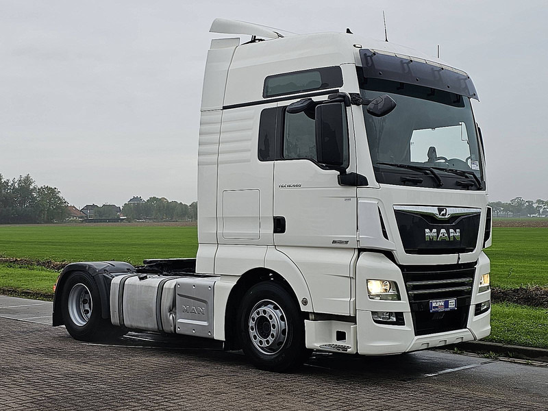 MAN 18.460 TGX XXL BLS 2X TANK - Nyergesvontató: 5 kép. MAN 18.460 TGX XXL BLS 2X TANK - Nyergesvontató: 5 kép.