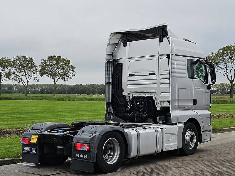 MAN 18.500 TGX XLX 2X TANK NIGHT AC - Nyergesvontató: 3 kép. MAN 18.500 TGX XLX 2X TANK NIGHT AC - Nyergesvontató: 3 kép.