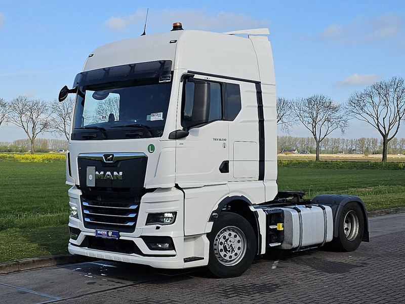 MAN 18.510 TGX GX XXL INTARDER LED - Nyergesvontató: 2 kép. MAN 18.510 TGX GX XXL INTARDER LED - Nyergesvontató: 2 kép.