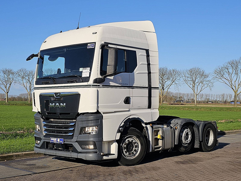 MAN 26.470 TGX TG3 GM 6X2/2 BL - Nyergesvontató: 2 kép. MAN 26.470 TGX TG3 GM 6X2/2 BL - Nyergesvontató: 2 kép.