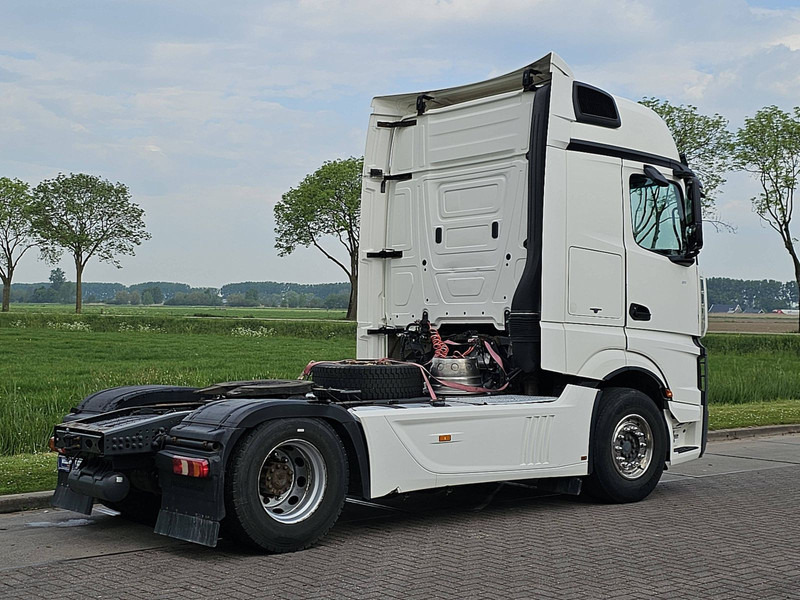 Mercedes-Benz ACTROS 1842 LS BIGSPACE EURO 5 - Nyergesvontató: 3 kép. Mercedes-Benz ACTROS 1842 LS BIGSPACE EURO 5 - Nyergesvontató: 3 kép.