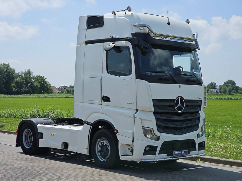 Mercedes-Benz ACTROS 1845 LS Gigaspace - Nyergesvontató: 5 kép. Mercedes-Benz ACTROS 1845 LS Gigaspace - Nyergesvontató: 5 kép.