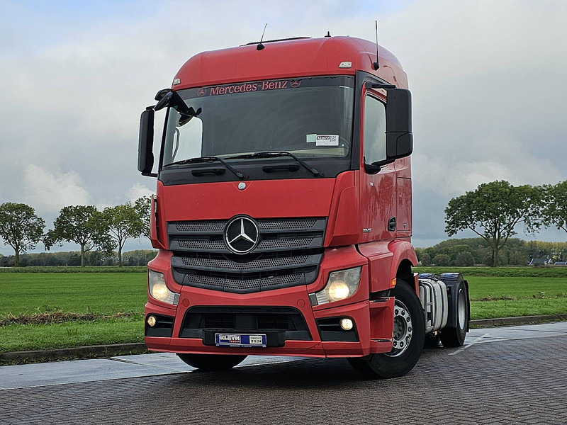 Mercedes-Benz ACTROS 1845 LS - Nyergesvontató: 1 kép. Mercedes-Benz ACTROS 1845 LS - Nyergesvontató: 1 kép.