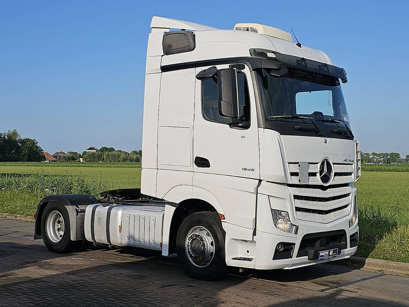 Mercedes-Benz ACTROS 1845 LS - Nyergesvontató: 5 kép. Mercedes-Benz ACTROS 1845 LS - Nyergesvontató: 5 kép.
