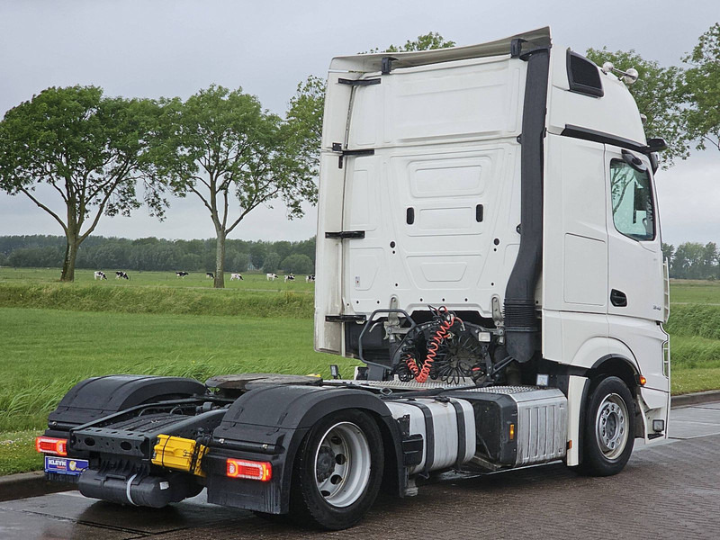 Mercedes-Benz ACTROS 1845 LS NR MP5 GIGASP. RET. - Nyergesvontató: 3 kép. Mercedes-Benz ACTROS 1845 LS NR MP5 GIGASP. RET. - Nyergesvontató: 3 kép.