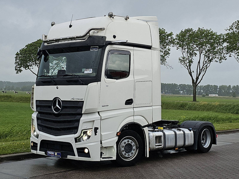 Mercedes-Benz ACTROS 1845 LS NR MP5 GIGASP. RET. - Nyergesvontató: 2 kép. Mercedes-Benz ACTROS 1845 LS NR MP5 GIGASP. RET. - Nyergesvontató: 2 kép.