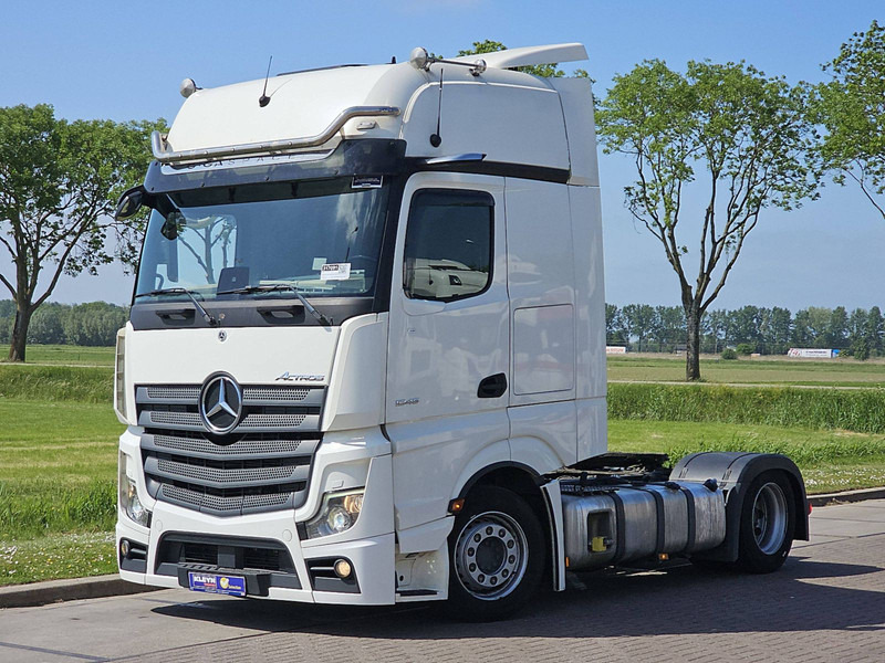 Mercedes-Benz ACTROS 1845 LS NR MP5 GIGASP. RET. - Nyergesvontató: 2 kép. Mercedes-Benz ACTROS 1845 LS NR MP5 GIGASP. RET. - Nyergesvontató: 2 kép.