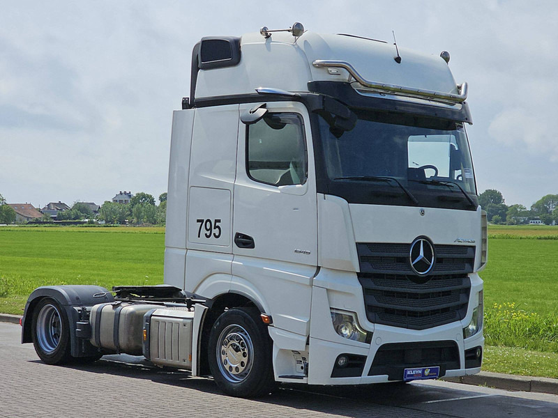 Mercedes-Benz ACTROS 1845 LS NR MP5 GIGASP. RET. - Nyergesvontató: 5 kép. Mercedes-Benz ACTROS 1845 LS NR MP5 GIGASP. RET. - Nyergesvontató: 5 kép.