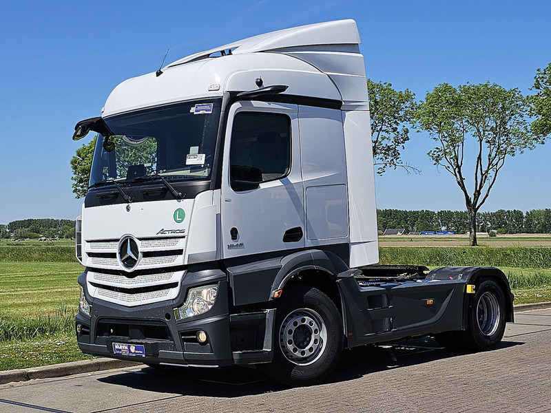 Mercedes-Benz ACTROS 1845 LS STR.SP 230 RETARDER - Nyergesvontató: 2 kép. Mercedes-Benz ACTROS 1845 LS STR.SP 230 RETARDER - Nyergesvontató: 2 kép.