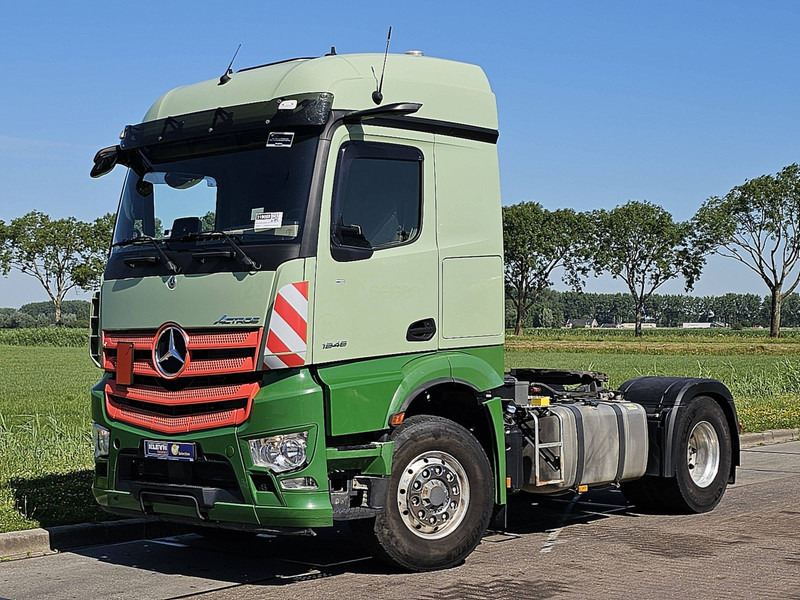 Mercedes-Benz ACTROS 1846 4X4 HAD PTO+HYDR. - Nyergesvontató: 2 kép. Mercedes-Benz ACTROS 1846 4X4 HAD PTO+HYDR. - Nyergesvontató: 2 kép.