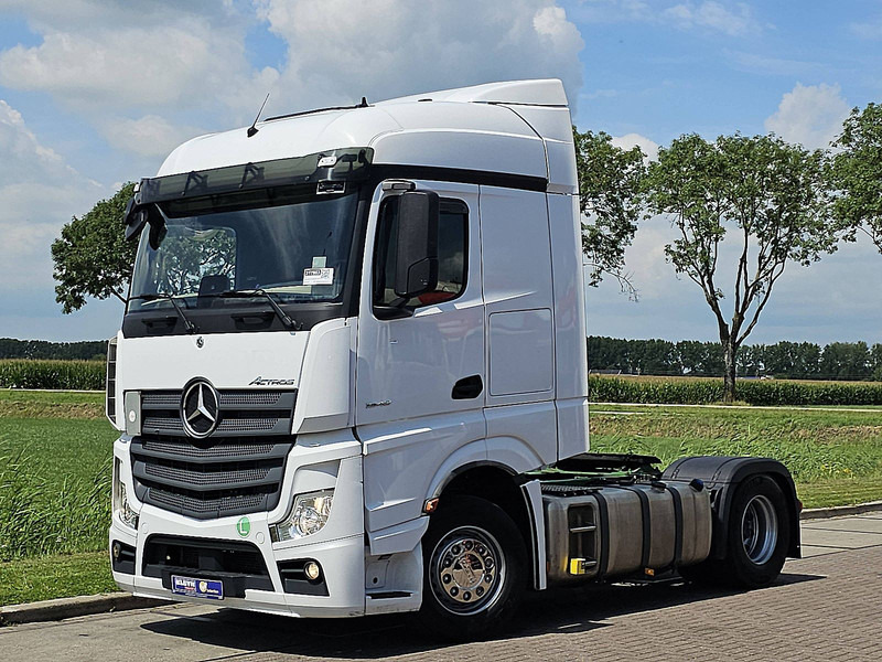 Mercedes-Benz ACTROS 1848 LS STR.SP. RET. 2X TANK - Nyergesvontató: 2 kép. Mercedes-Benz ACTROS 1848 LS STR.SP. RET. 2X TANK - Nyergesvontató: 2 kép.