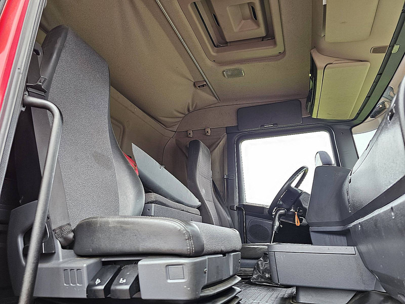 Nyergesvontató Scania R380 MANUAL 3+3 576 DKM: 7 kép.