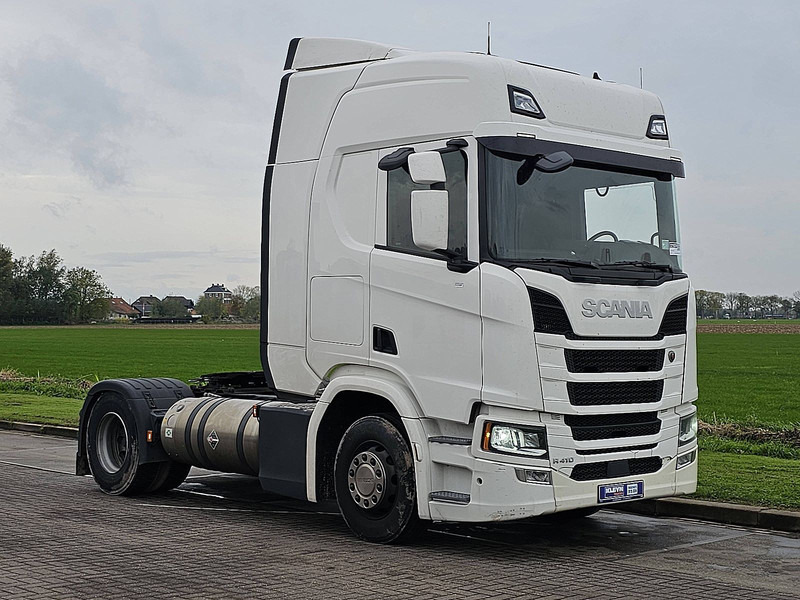 Scania R410 - Nyergesvontató: 5 kép. Scania R410 - Nyergesvontató: 5 kép.