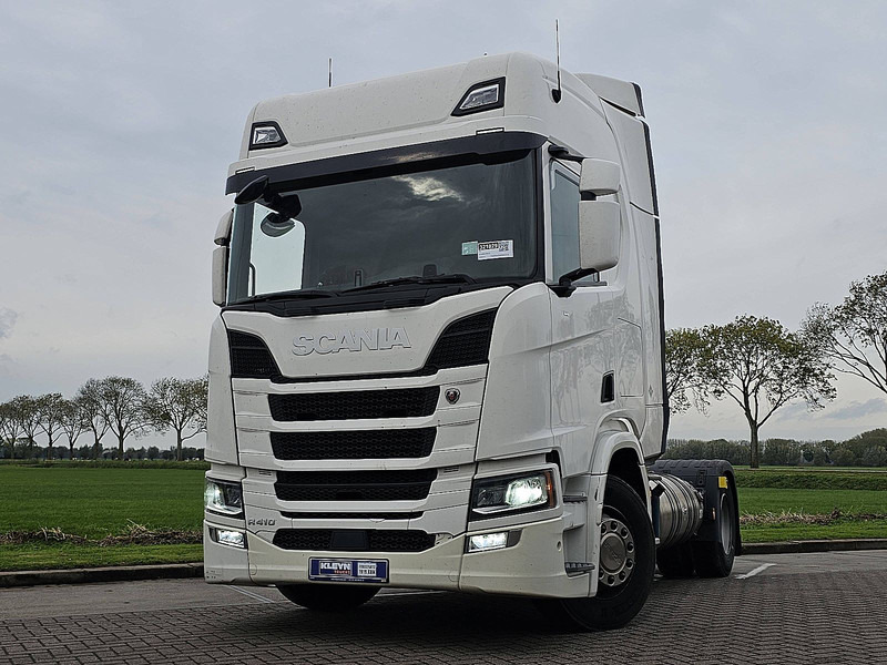 Scania R410 - Nyergesvontató: 1 kép. Scania R410 - Nyergesvontató: 1 kép.