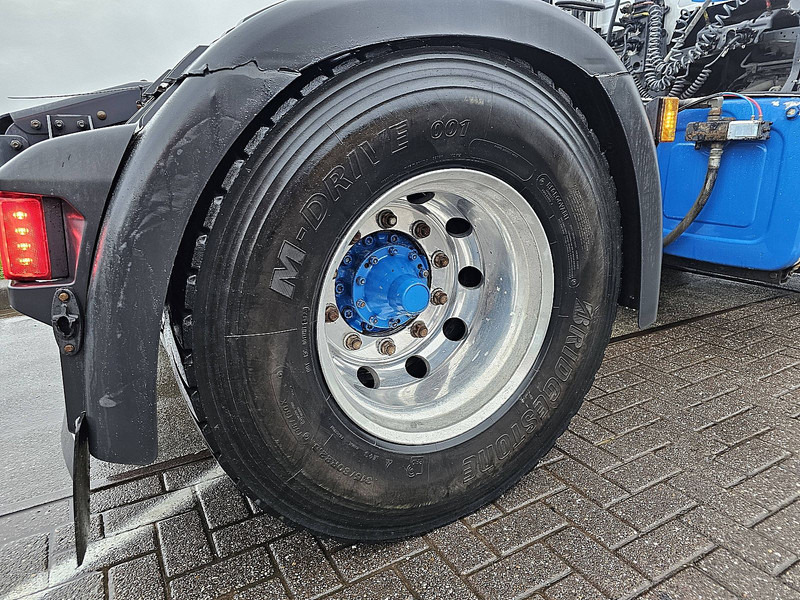 Nyergesvontató Scania R450: 15 kép.