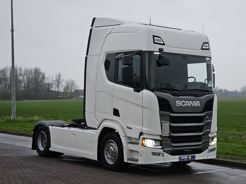 Scania R460 - Nyergesvontató: 5 kép. Scania R460 - Nyergesvontató: 5 kép.
