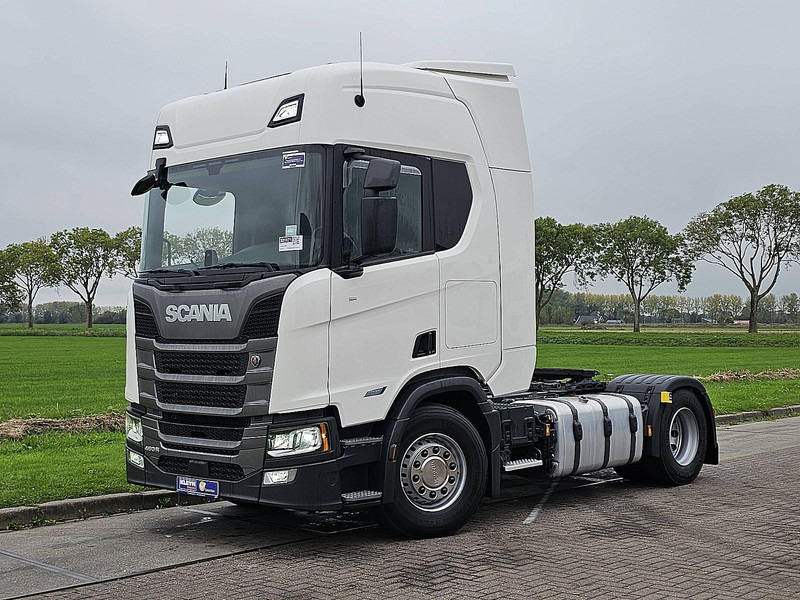 Scania R460 - Nyergesvontató: 2 kép. Scania R460 - Nyergesvontató: 2 kép.