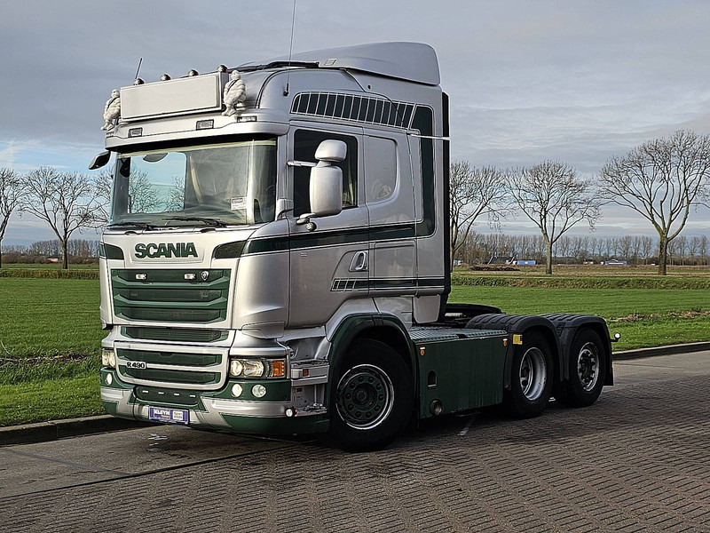 Scania R490 HL 6X2 MNA - Nyergesvontató: 2 kép. Scania R490 HL 6X2 MNA - Nyergesvontató: 2 kép.