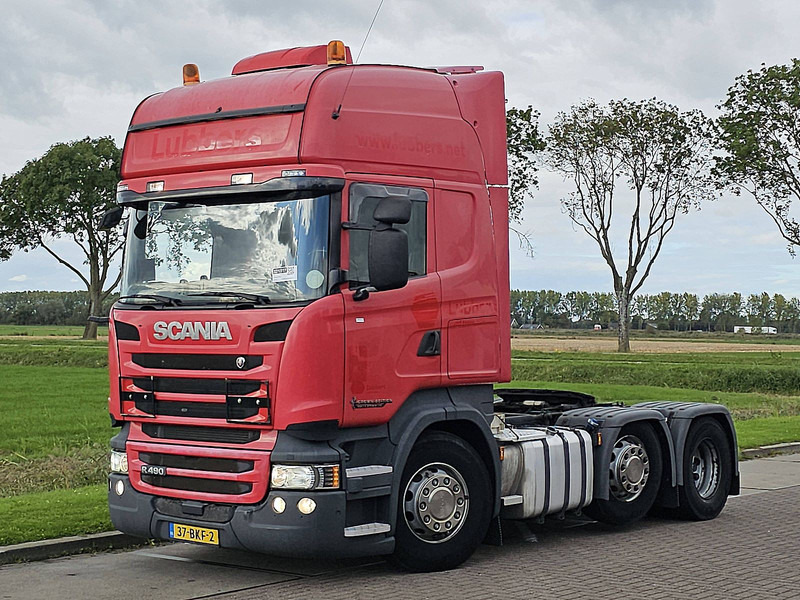 Scania R490 - Nyergesvontató: 2 kép. Scania R490 - Nyergesvontató: 2 kép.